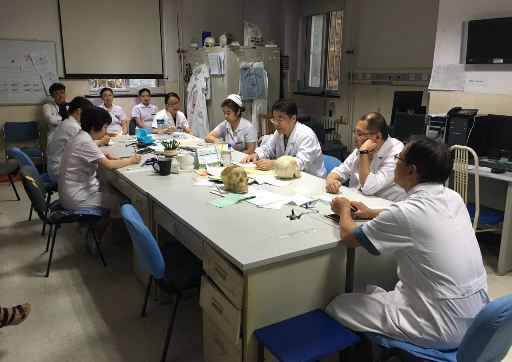 1581582401526.jpg 兩學(xué)一做 臨床二支部進(jìn)行《兩學(xué)一做》學(xué)習(xí)研討.jpg