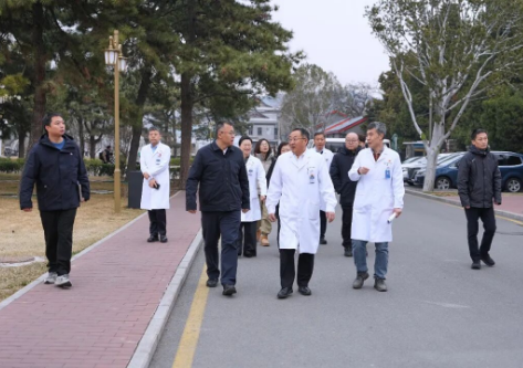 石景山區(qū)副區(qū)長(zhǎng)曹世輝帶隊(duì)蒞臨我院調(diào)研科研教學(xué)樓工程建設(shè)進(jìn)展情況